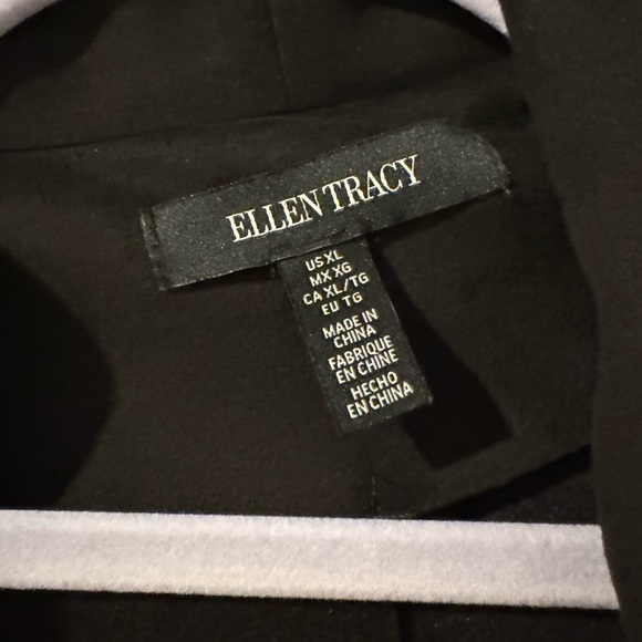 Ellen Tracy Classic Black Blazer - Picture 3 of 4